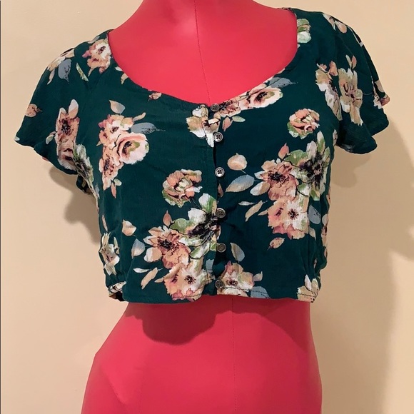 Xhilaration Tops - Xhilaration Button-Down Crop Top